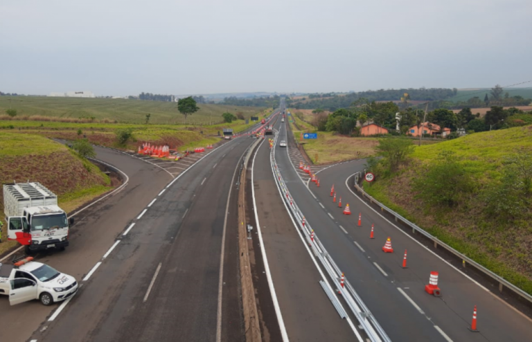 Feriado muda tráfego de rodovias, tem restrições e obras na região; veja orientações