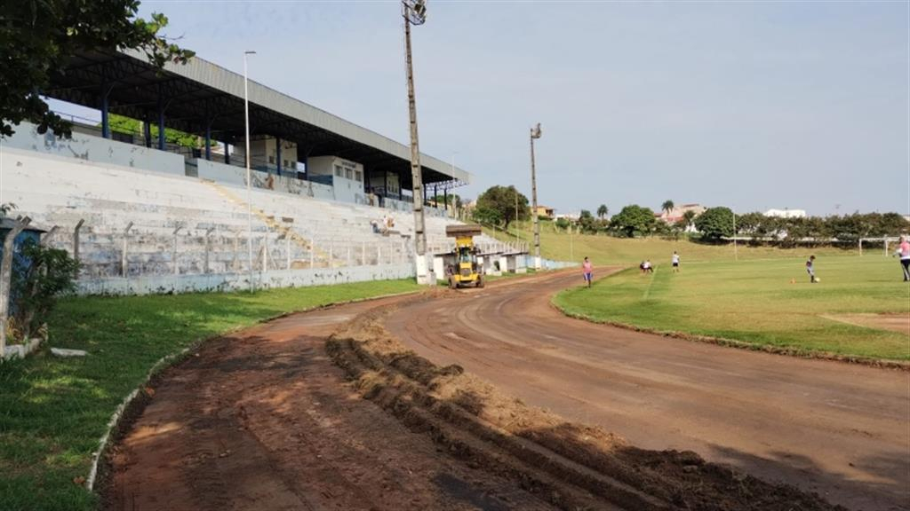 Estádio Pedro Sola recebe obras para competição após denúncias de abandono