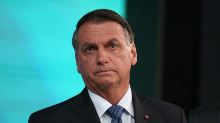 Bolsonaro e filhos ficam em silêncio após resultado das eleições