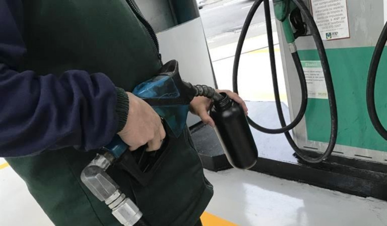 Operação estadual investiga combustíveis e faz coletas em postos de Marília