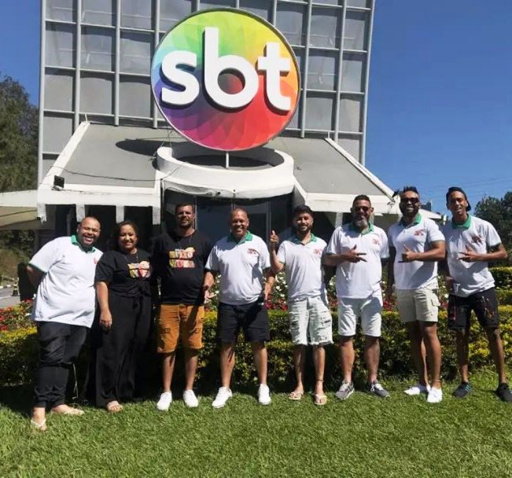 Outro Nível, grupo de samba de Marília, foi a São Paulo ghravar participação em quadro do programa Eliana – Reprodução