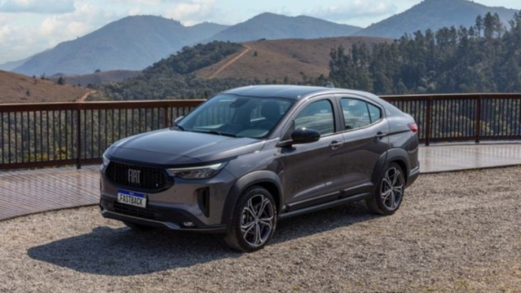 Fiat lança SUV Fastback com versão esportiva com aval da Abarth