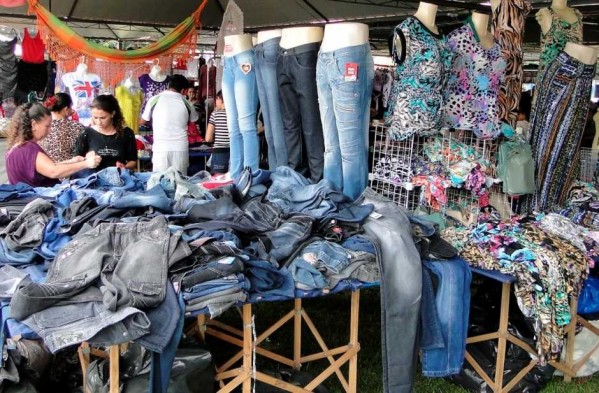 Feira iitinerante de roupas em São Paulo- – Reprodução Sincoval