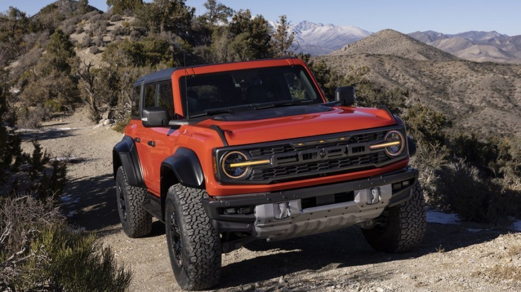 Ford Bronco Raptor estreia com itens da divisão de competição da marca