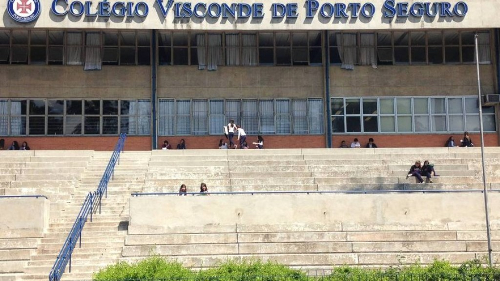 SP: colégio expulsa 8 alunos que enviaram mensagens racistas em grupo SP: colégio expulsa 8 alunos que enviaram mensagens racistas em grupo