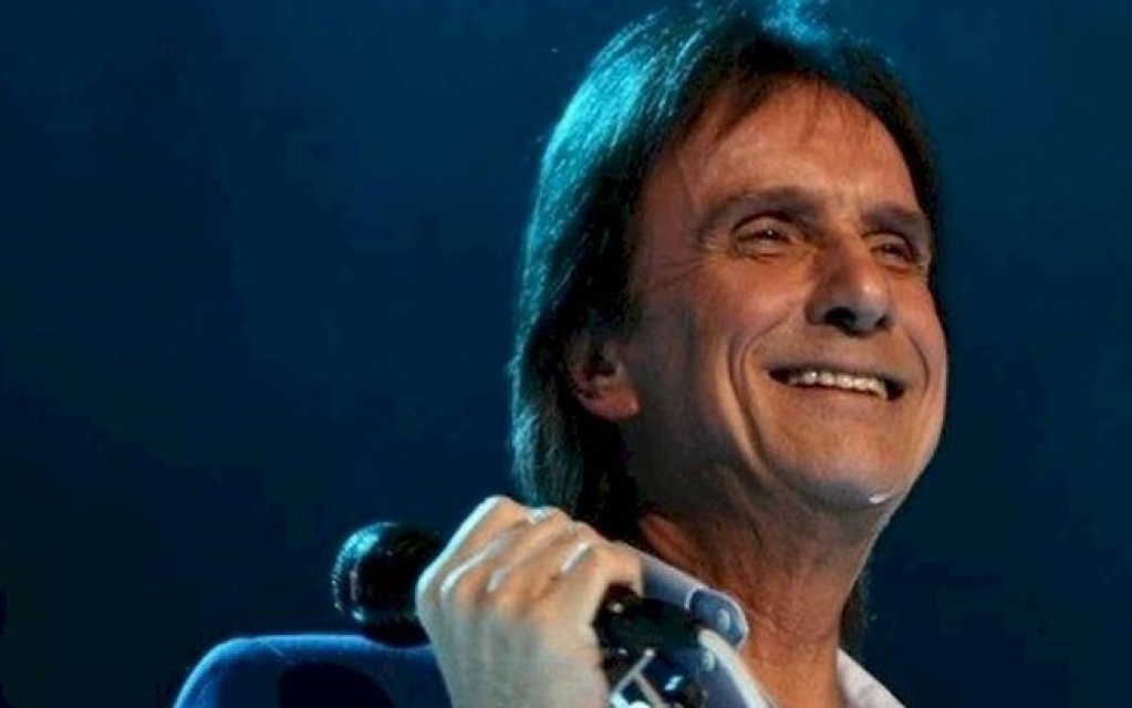 Produtor e baixista reclamam de "rachadinha" dos seus direitos em disco do Roberto Carlos