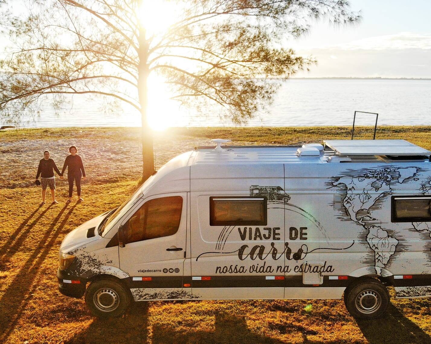 Apaixonados pela estrada, casal vende apartamento para viajar a bordo de um motorhome. Foto: Viaje de Carro