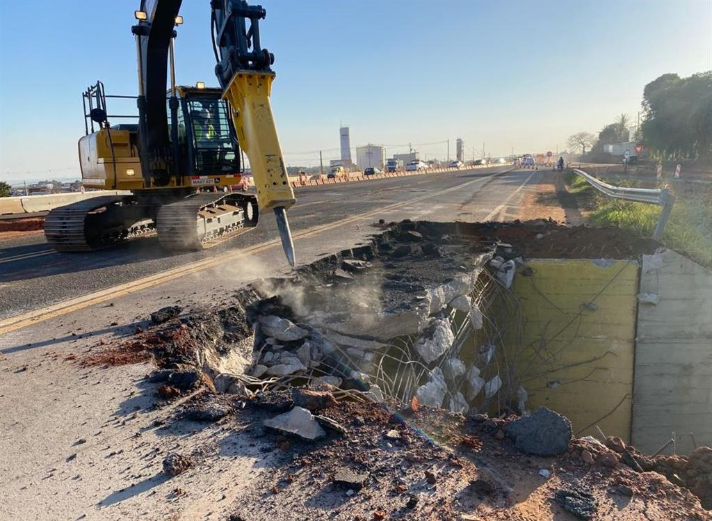 Obra amplia passagem da rodovia SP-294 entre bairros e distrito de Padre Nóbrega