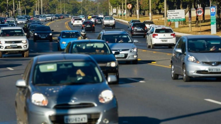 Carnaval: 1,3 milhão de veículos congestionam estradas em SP