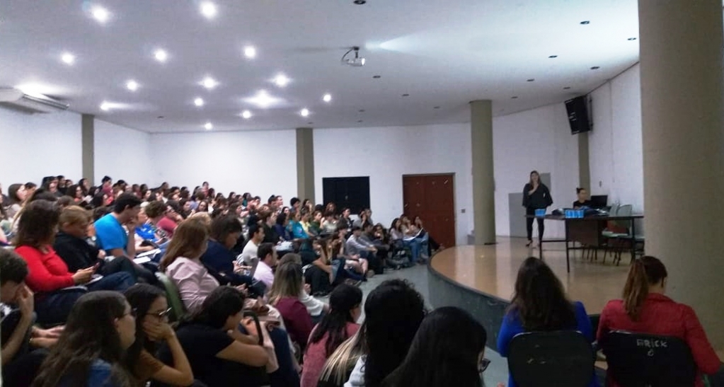 Palestras preparam estudantes de psicologia de Marília para intervenções em crises