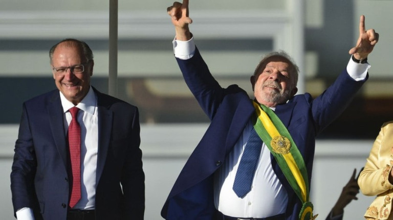Lula terá reuniões com Rui Costa e Celso Amorim nesta terça-feira (17)