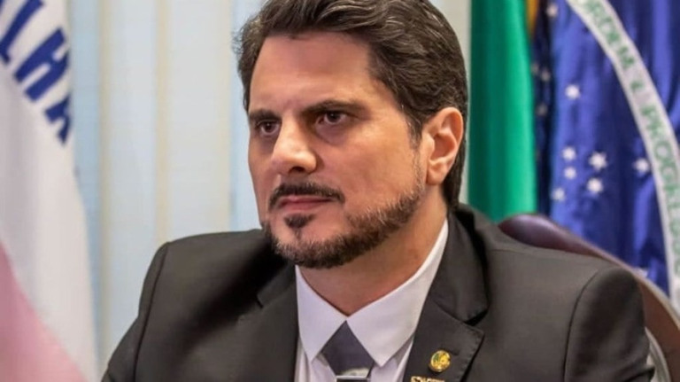 Golpe: Marcos do Val diz ter 'manipulado' noticiário intencionalmente