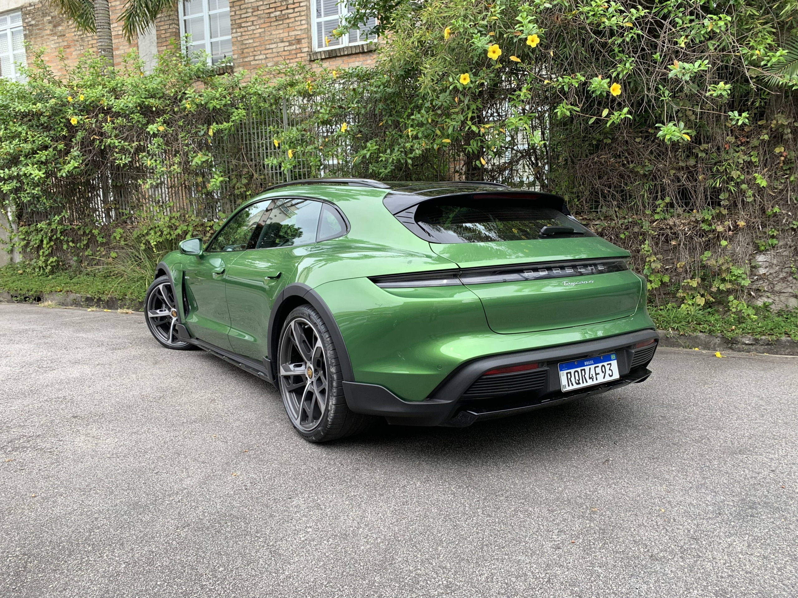 Porsche Taycan 4 Cross Turismo. Foto: Guilherme Menezes/ iG Carros