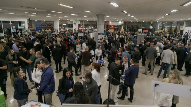 Comércio cresce 0,1% em maio, aponta IBGE