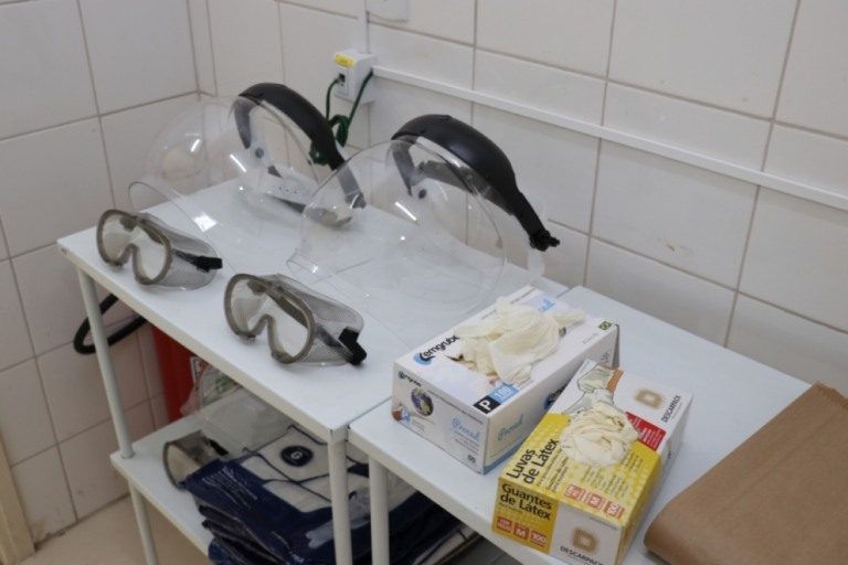 Equipamentos de proteção individual para equipe da saúde no PA da zona sul em Marília