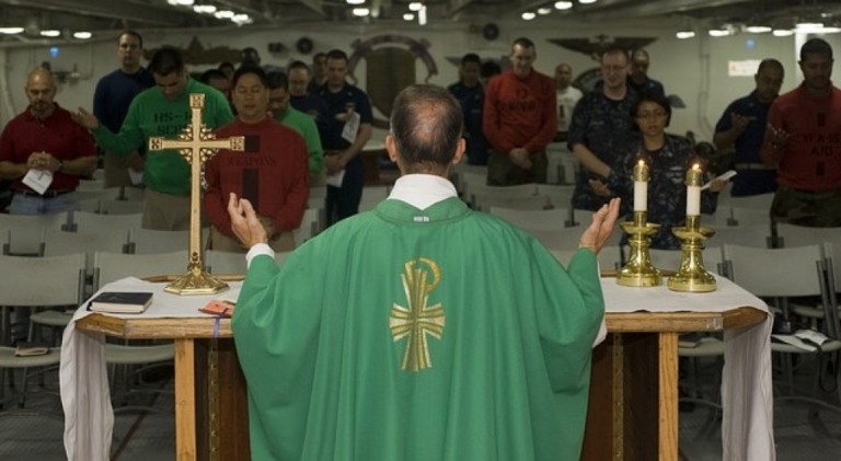Transferência de padres vira debate; Diocese explica