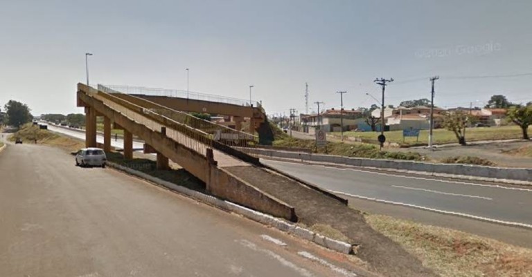 Reforma de passarelas antigas no Contorno vai fechar trecho de avenida em Marília
