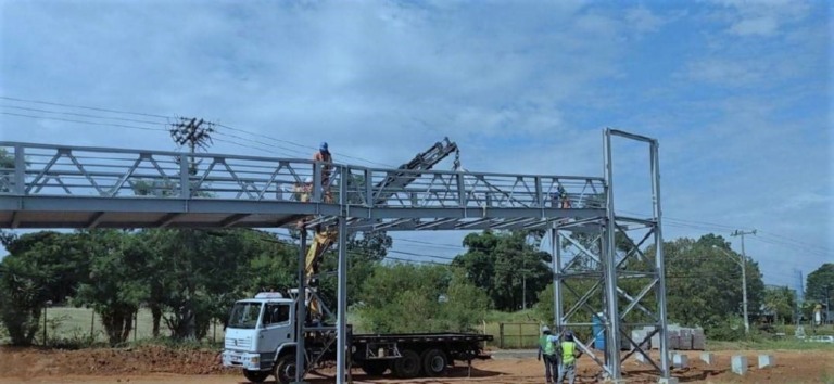 Instalação de passarelas vai mudar tráfego na rodovia do Contorno de Marília