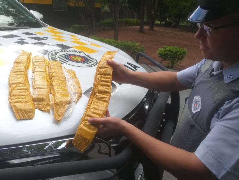 Boliviana é presa em Palmital com pasta base de cocaína em ônibus
