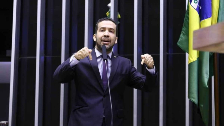 Divulgação: Câmara dos deputados – 22/03/2022 André Janones