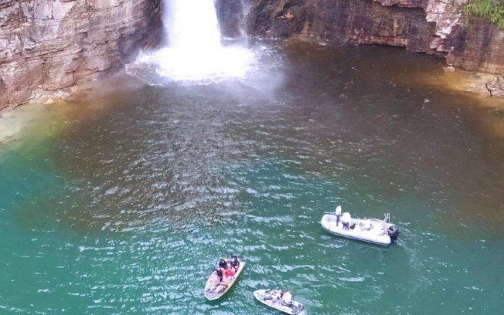 Mulher tem rosto dilacerado após queda de paredão em Capitólio Mulher tem rosto dilacerado após queda de paredão em Capitólio