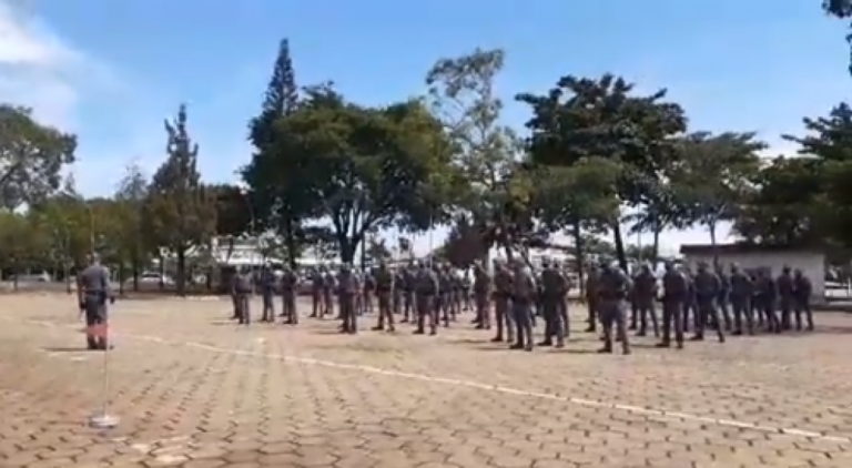 PM de Marília forma novos soldados com homenagem a vítima de Covid