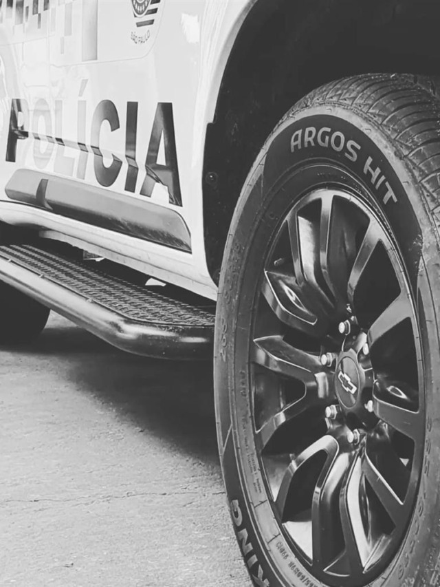 PM flagra jovem de 21 anos e adolescente de 16 com 551 porções de drogas