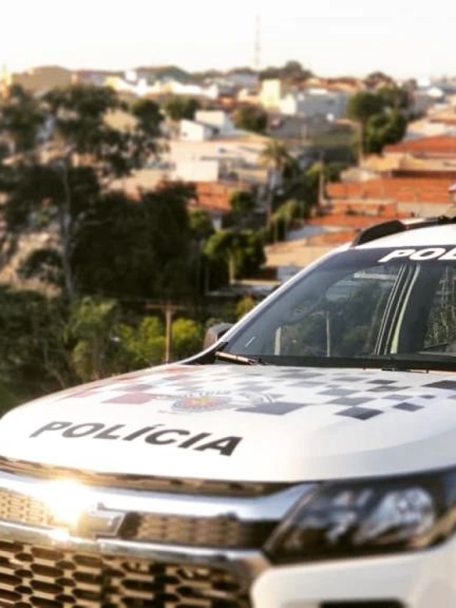 PM prende acusados de tráfico e recolhe carro de luxo; suspeito ameaça matar policiais