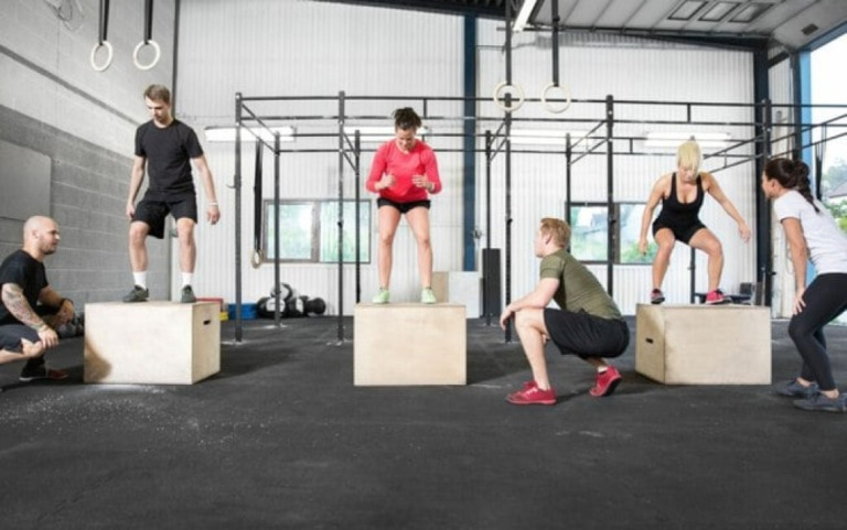 Veja como o crossfit favorece o emagrecimento