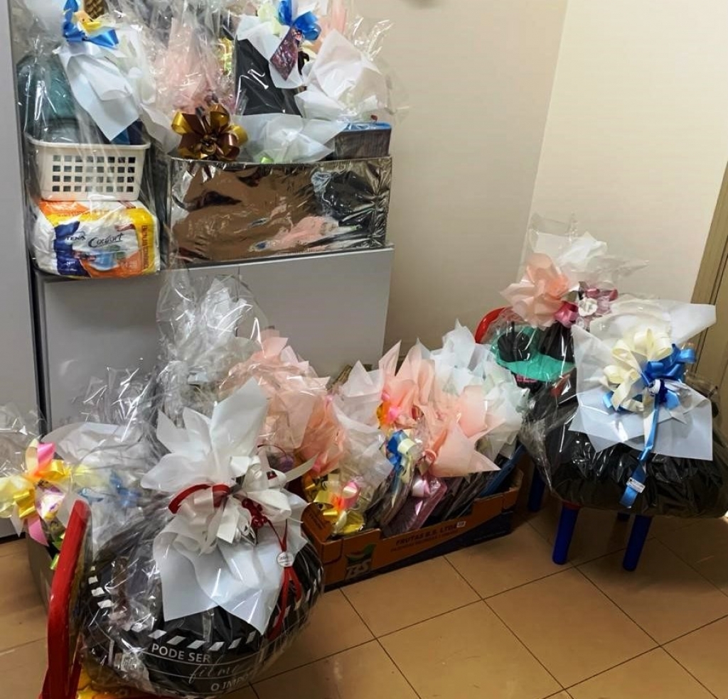 Campanha entrega presentes a 50 crianças na oncologia da Santa Casa Campanha entrega presentes a 50 crianças na oncologia da Santa Casa