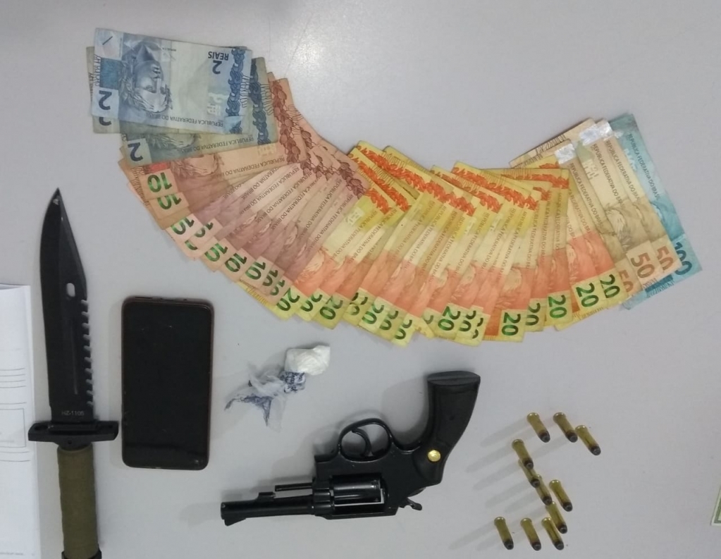 Autônomo de 27 anos é preso com revólver e munição no carro em Marília