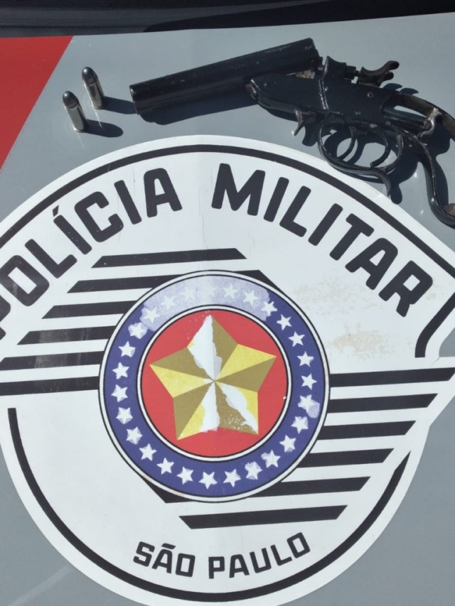 Polícia Militar prende homem acusado de homicídio em Garça