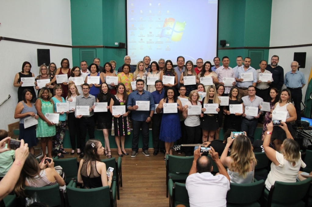 Santa Casa entrega prêmios em homenagens a funcionários; veja os eleitos