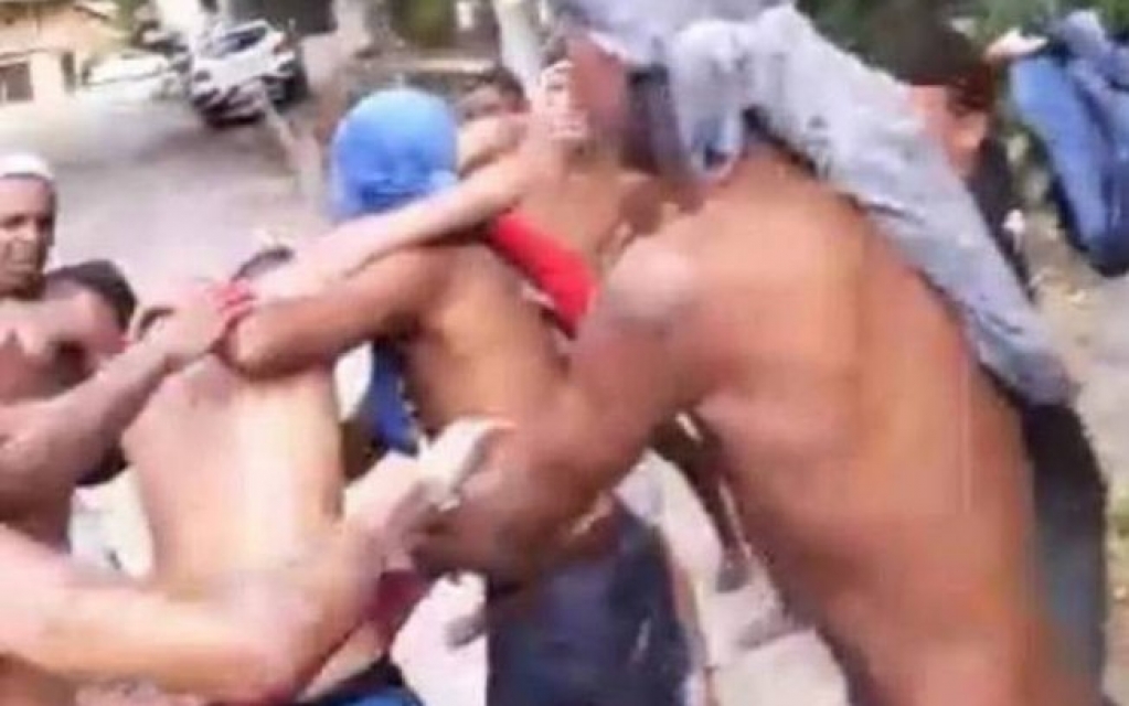 'Guerra dos sacolés' registra 1° caso de violência entre jovens do Rio; assista