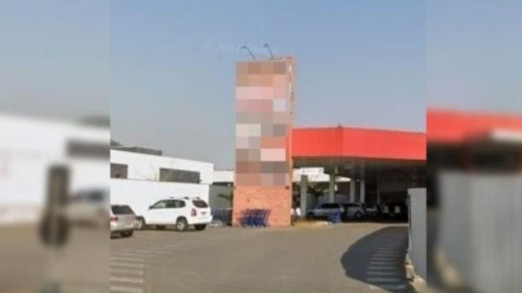 SC: casal é flagrado fazendo sexo em lixeira de mercado
