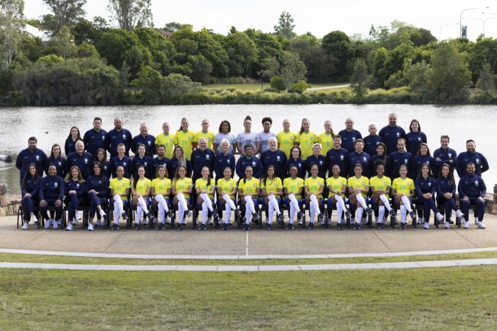 Seleção Brasileira faz foto oficial da maior delegação da história em Copas do Mundo Feminina