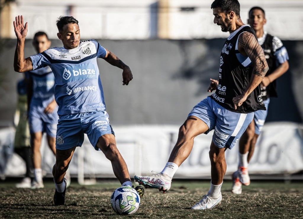 Santos enfrenta o Flamengo pelo Brasileirão