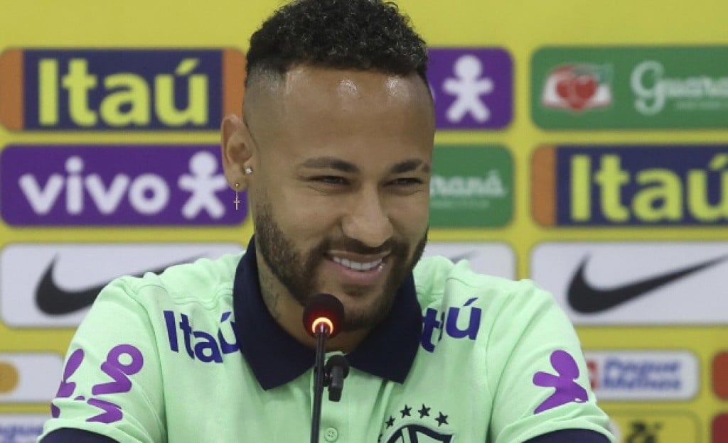 Neymar retorna à Seleção e elogia Fernando Diniz: “Senti saudade de casa”