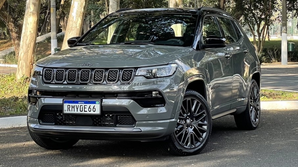 Veja vídeo do teste do Jeep Compass 1.3 turbo na terra e no asfalto