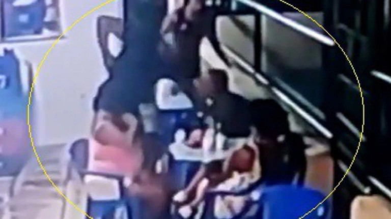 Vídeo: câmeras registram momento em que PM mata colega de farda no RJ