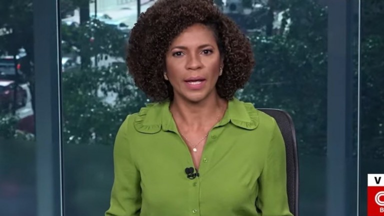 Apresentadora da CNN retorna ao trabalho após afastamento por estafa