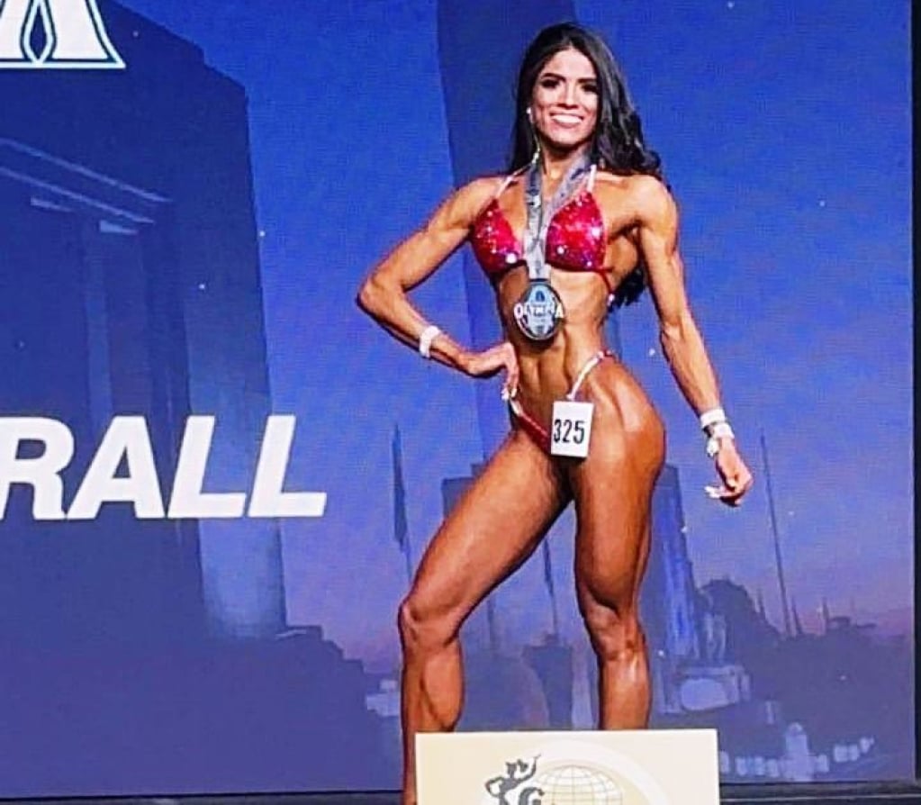 Mariana Ferreira brilha no Olympia e agora é atleta Bikini Pro