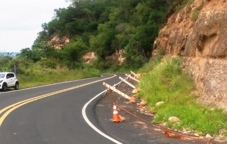 Serra de Avencas terá escavação e corte de árvores em obra contra deslizamentos