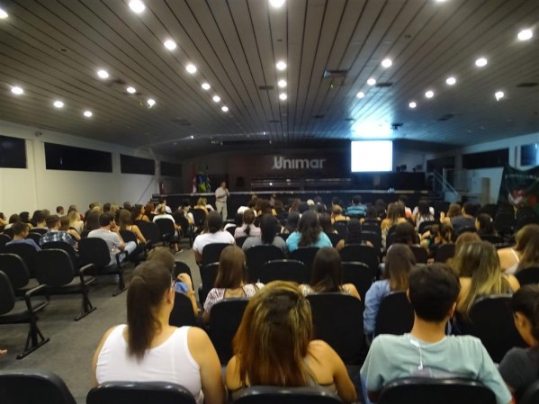 Veterinária da Unimar, 30 anos, faz aula inaugural com palestra do Conselho