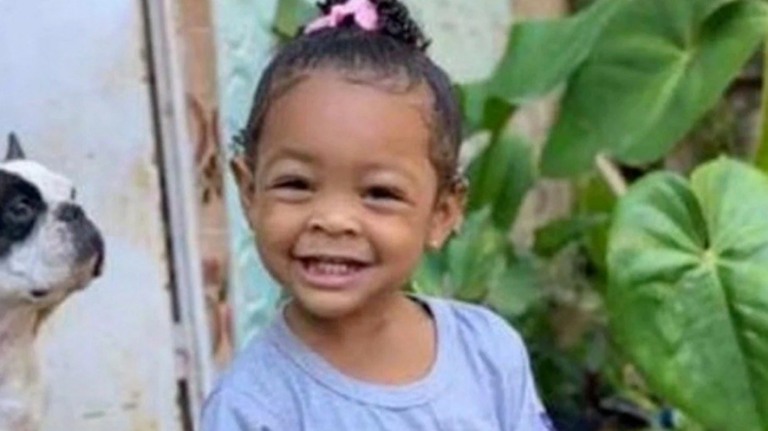 Petrópolis: família descobre no enterro que bebê teve corpo trocado