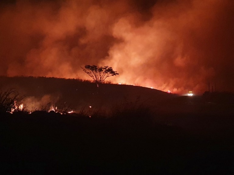Queimada em pasto vira grande incêndio na zona rural de Gália