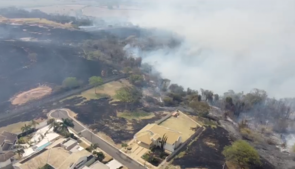 Marília teve 18 focos de queimada na terça; novo alerta para onda de calor Marília teve 18 focos de queimada na terça; novo alerta para onda de calor