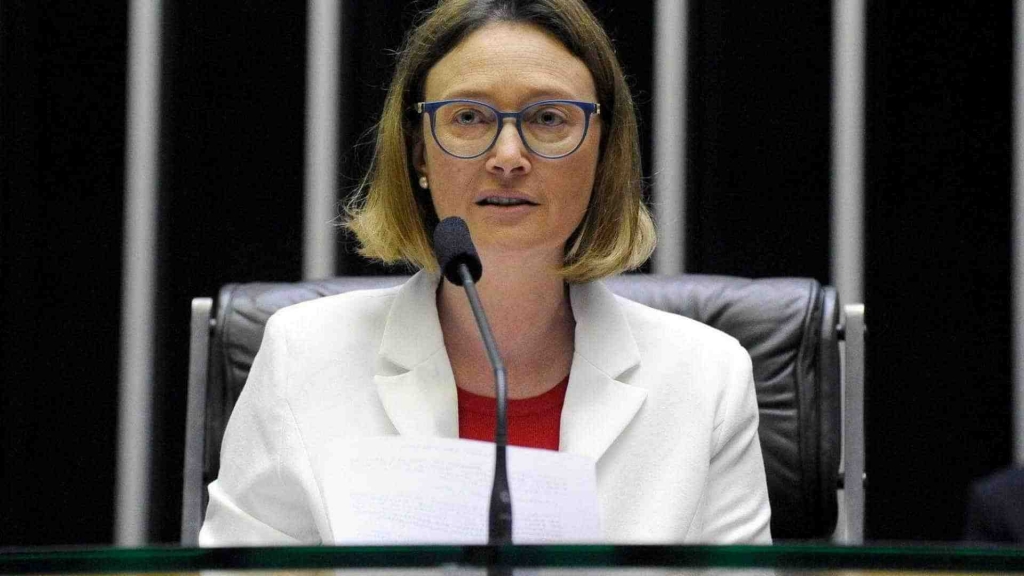 Bolsonaro perde recurso e terá que indenizar Maria do Rosário