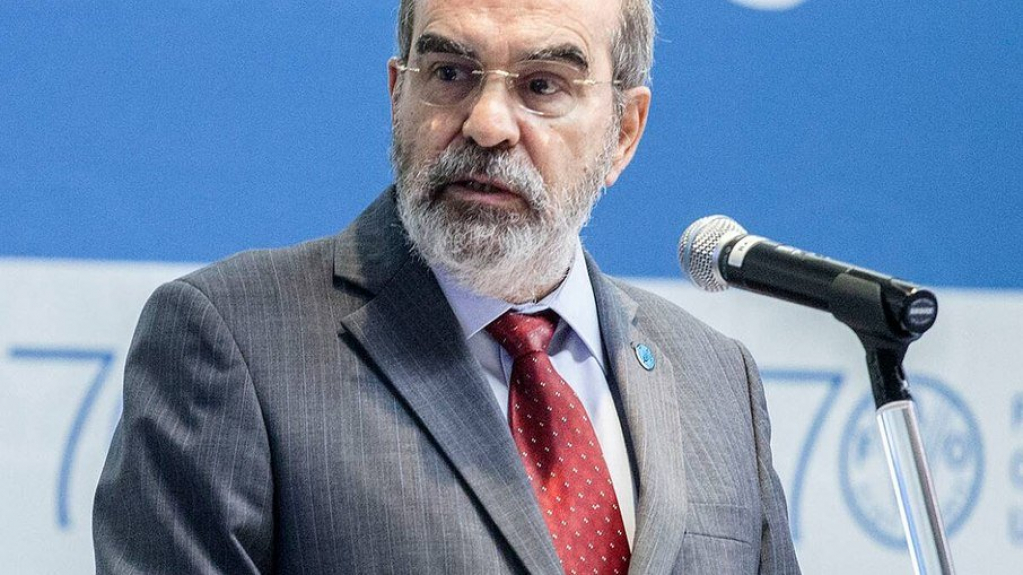 Pai do Fome Zero vê Auxílio Brasil como 'remédio certo na hora errada' Pai do Fome Zero vê Auxílio Brasil como 'remédio certo na hora errada'