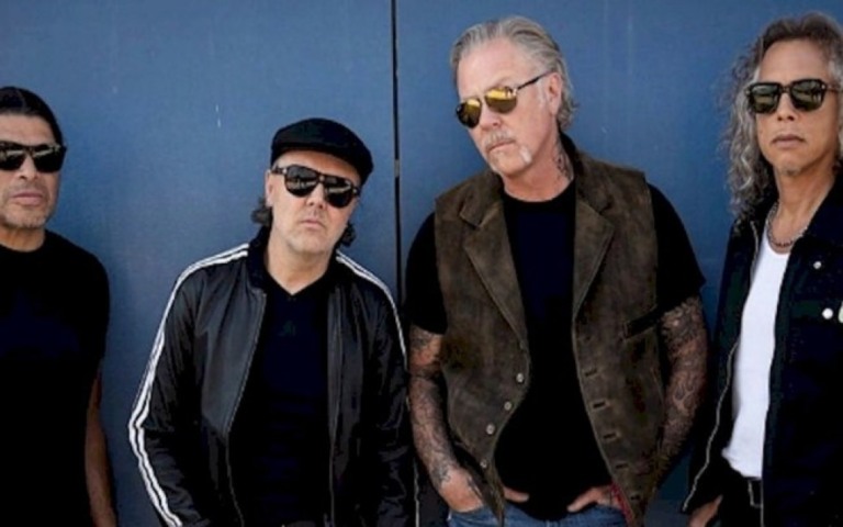 Bebê nasce em pleno show do Metallica ao som de "Enter Sandman"
